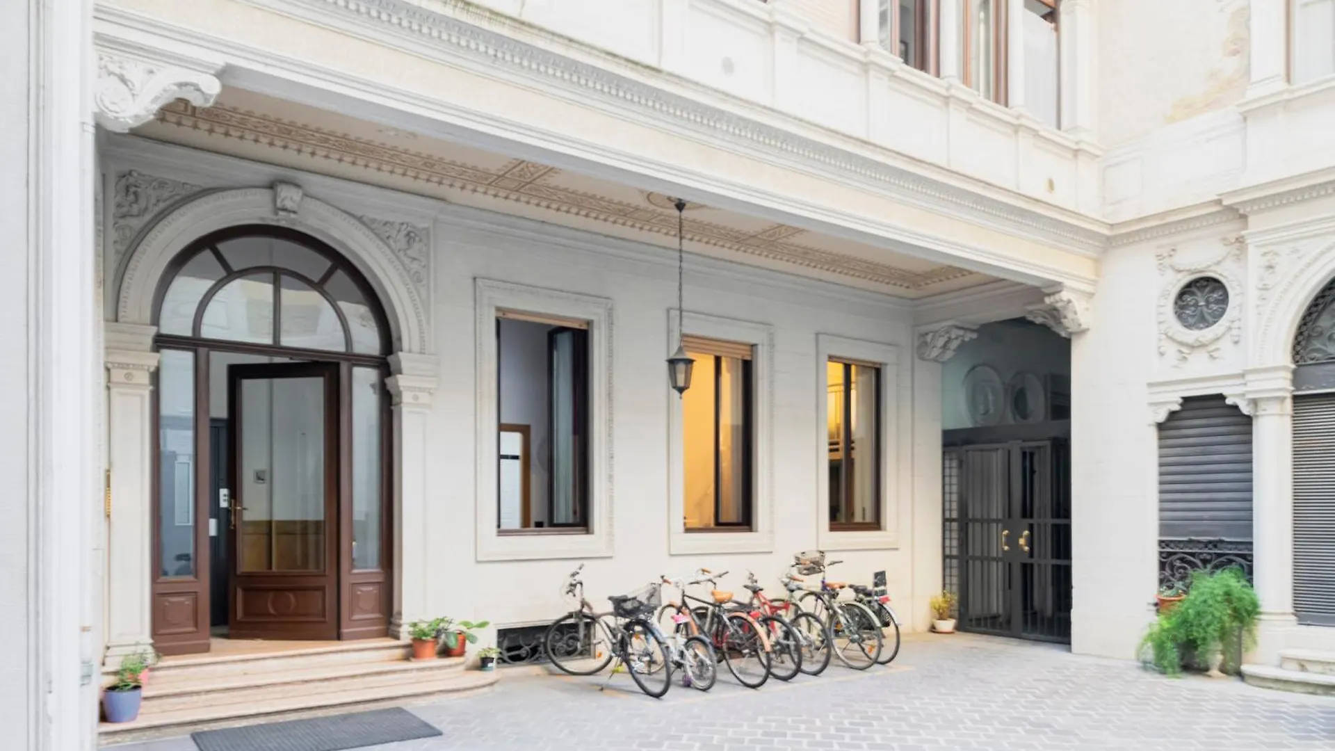 Easylife - Accogliente Monolocale In Via Torino, Posizione Perfetta Per Scoprire La Citta Apartamento Milão